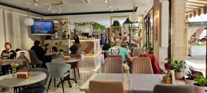 Кафе "Сказка".