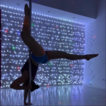 Студия танцев на пилоне и растяжки "Yes_poledance".