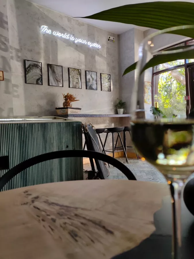 Бар Yummy Oysters в Анапе: Устрицы, Винный ресторан, Том-Ям, Мидии, Доставка,
