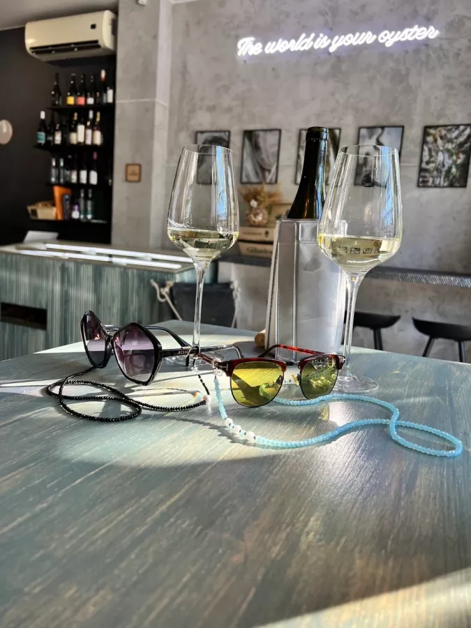 Бар Yummy Oysters в Анапе: Устрицы, Винный ресторан, Том-Ям, Мидии, Доставка,