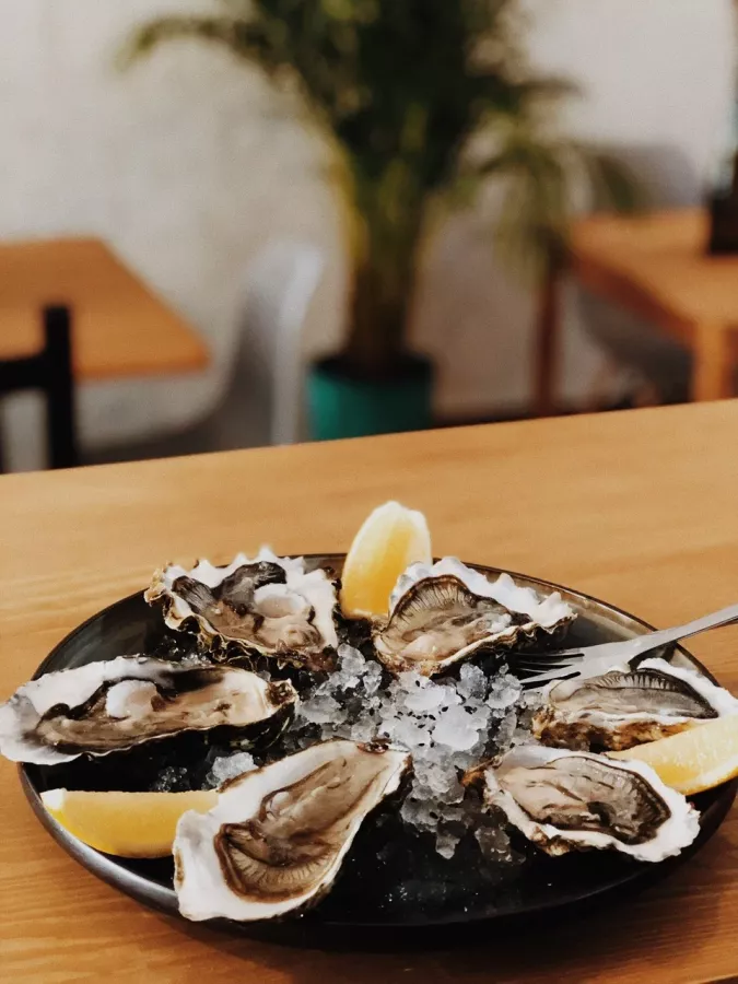 Бар Yummy Oysters в Анапе: Устрицы, Винный ресторан, Том-Ям, Мидии, Доставка,