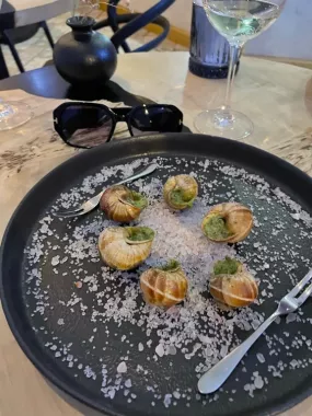 Бар "Yummy Oysters".