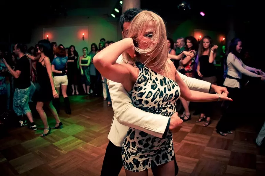 Школа танцев El Paso в Санкт-Петербурге: Хореография, Танго, Сальса, Хип-хоп, Бачата, Музыка,