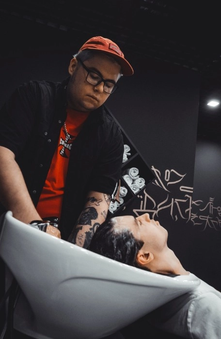 Мужская парикмахерская Model 66 Barbershop в Санкт-Петербурге: Детская стрижка, Прическа, Стрижка бороды,