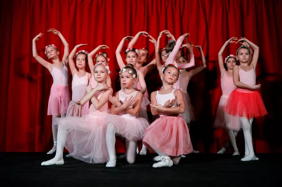 Школа танцев Айседора в Санкт-Петербурге: Балет, Хореография, Пилатес, Музыка,