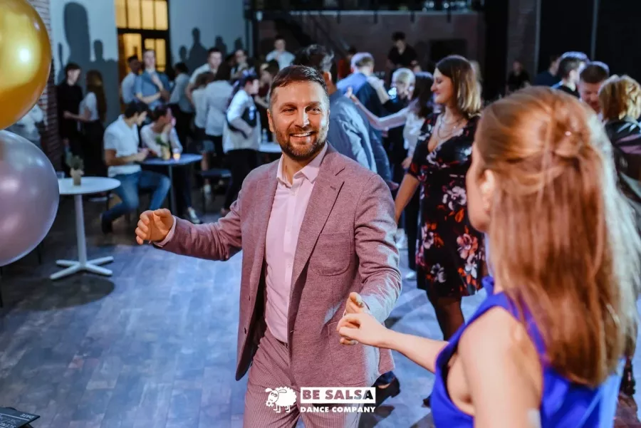Школа танцев Be Salsa в Санкт-Петербурге: Сальса , Бачата, Мамбо, Свадебный Танец, Хореография,