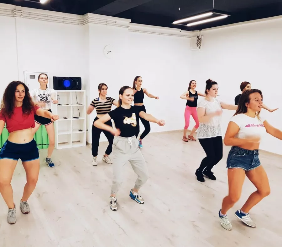 Школа танцев We Dance Studio в Санкт-Петербурге: Хип-хоп, Хореография, Танго, Танцы, Музыка,