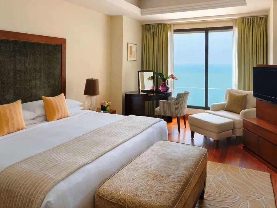 Отель Mövenpick Hotel Jumeirah Beach 5* в Дубаи: Бар, VIP, Шведский стол, Ресторан, Семейный отдых , Конференц-зал, Апартаменты, Жилье,