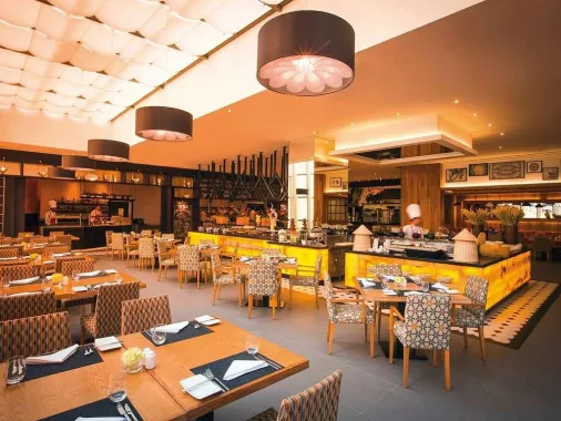 Отель "Mövenpick Hotel Jumeirah Beach" 5*