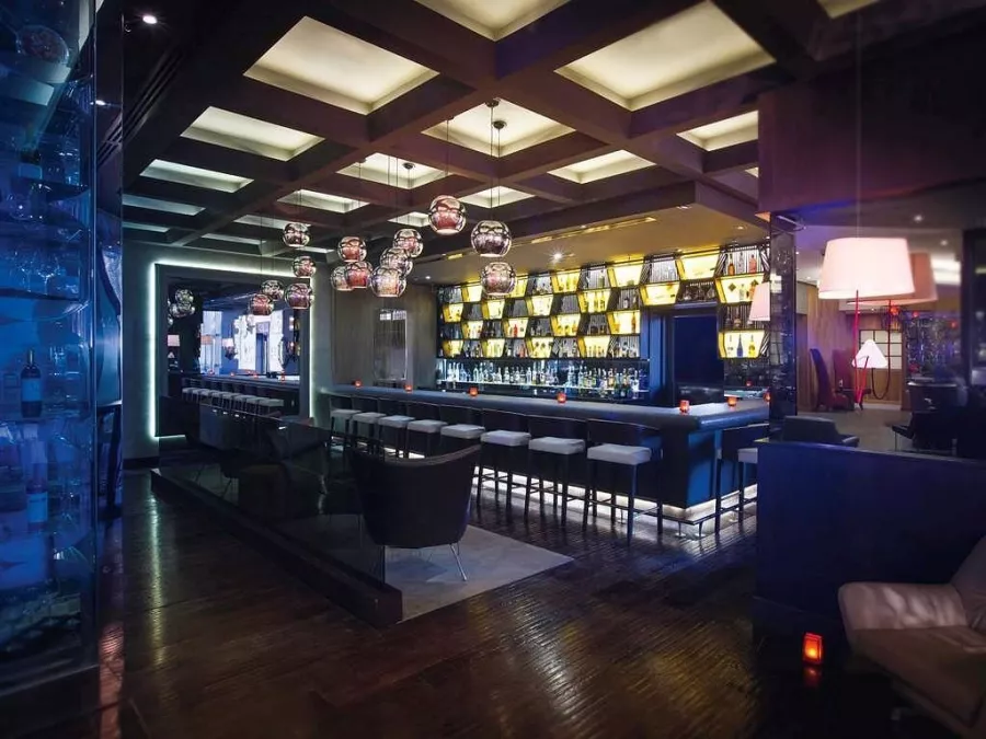 Отель Mövenpick Hotel Jumeirah Beach 5* в Дубаи: Прибрежный отель , Люкс номера , Спа , Семейные номера, Фитнес , Рестораны , Бар , Шведский стол , Апартаменты , Конференц-зал,
