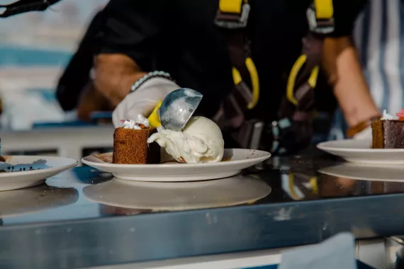 Ресторан "Dinner in the sky Dubai"