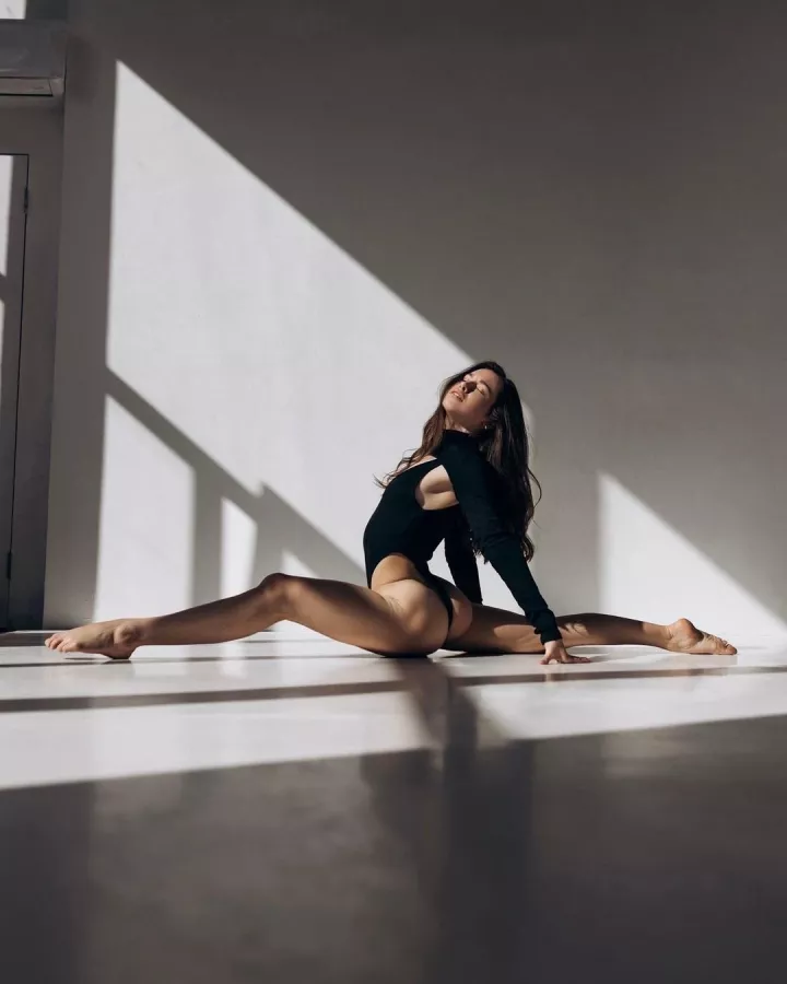 Студия Arena-Dance в Ростове-на-Дону: Стрип-пластика, Растяжка, Тверк, Pole Dance, Dancehall,