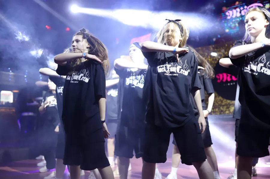 Студия танца Black Fam Crew в Ростове-на-Дону: Современная хореография, Break Dance, Lady Style, Jazz Funk, Хип-хоп,