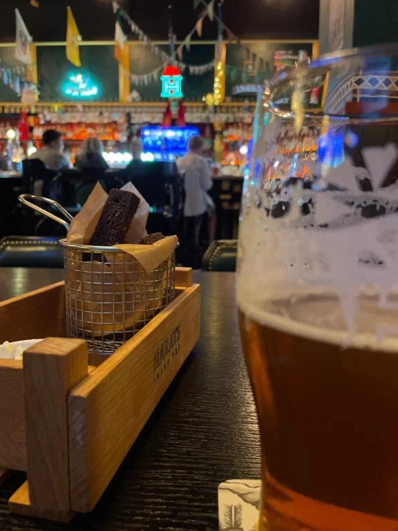 Кафе-паб Harat’s pub на Б.Садовой в Ростове-на-Дону: Бар, Паб, Кафе, Кафе-паб, Чилим,