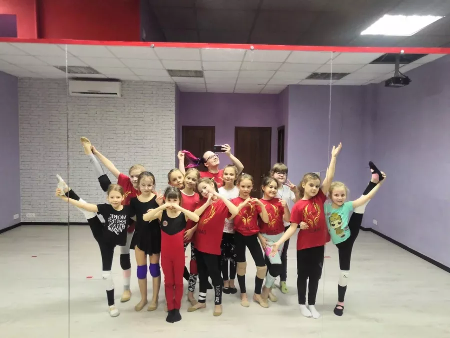 Студия танца и фитнеса Phenix Dance в Ростове-на-Дону: Растяжка, Танцы, Спорт, Хип-хоп,