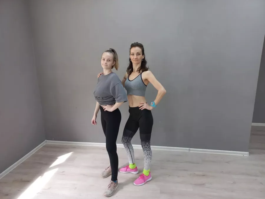 Студия танцев Infinity Dance в Ростове-на-Дону: Эстрадные танцы, Бальные танцы, Растяжка, Vouge, K-pop, Street dance,
