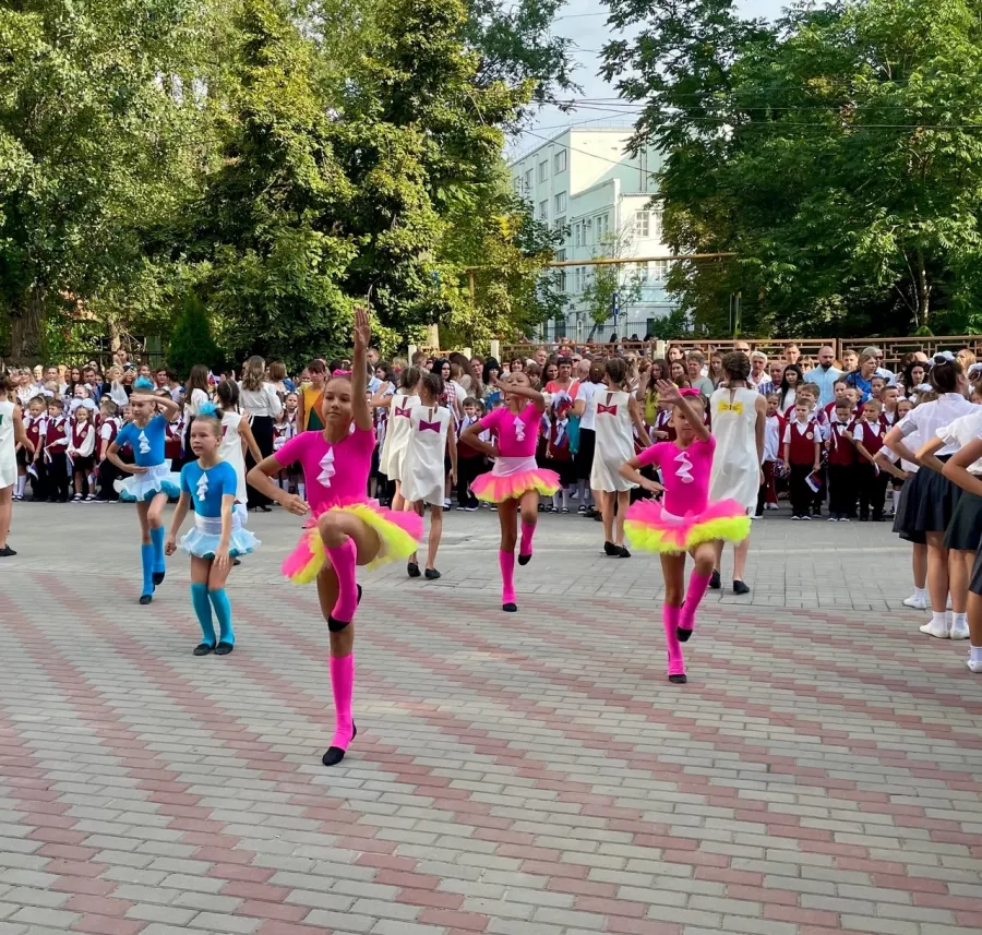 Студия танцев Mira-Dance в Ростове-на-Дону: Модерн, Эстрадный танец, Джаз, Choreography, Tap,