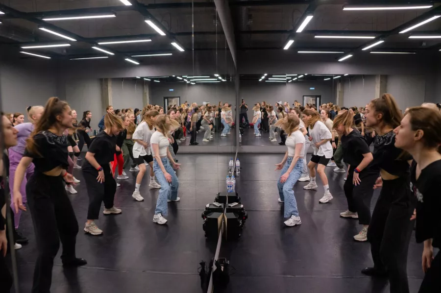 Студия-школа танцев Sarafanfam на улице Красноармейской в Ростове-на-Дону: Танцы, Хип-хоп, Балет, Фитнес, Стрип-пластика,