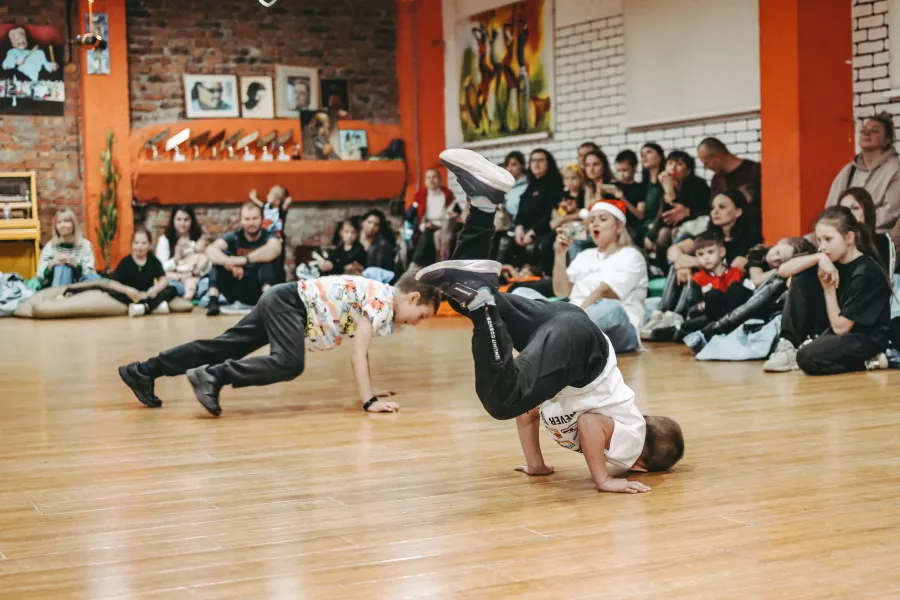 Танцевальная студия Flex Dance в Ростове-на-Дону: Тверк, Хаус, Детский современный танец, Jazz-funk, Reggaeton, Хип-хоп,