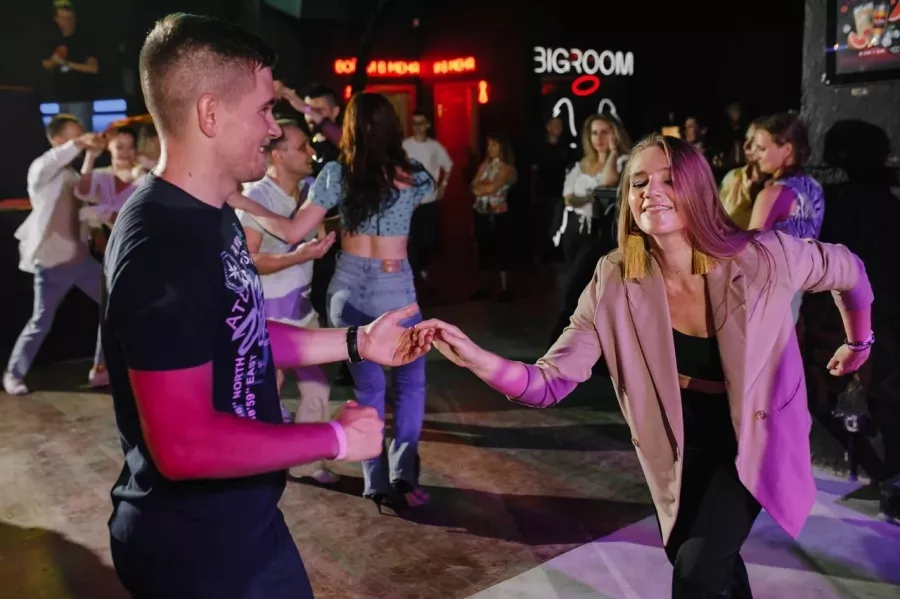 Танцевальный клуб Boogaloo в Ростове-на-Дону: Salsa, Merengue, Bachata, Boogaloo, Son Cubano, Pachanga, Cha-ChaCha, Reggaeton, Rueda,