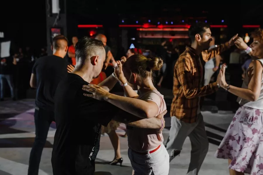Танцевальный клуб Boogaloo в Ростове-на-Дону: Salsa, Merengue, Bachata, Boogaloo, Son Cubano, Pachanga, Cha-ChaCha, Reggaeton, Rueda,