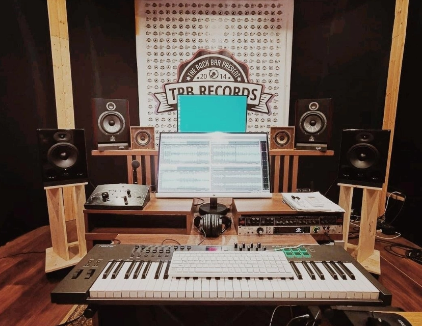 Студия звукозаписи Trb Records в Краснодаре: Студия звукозаписи, Звукозапись, Звук, Сведение, Музыкально, Мастеринг, Репетиционная,