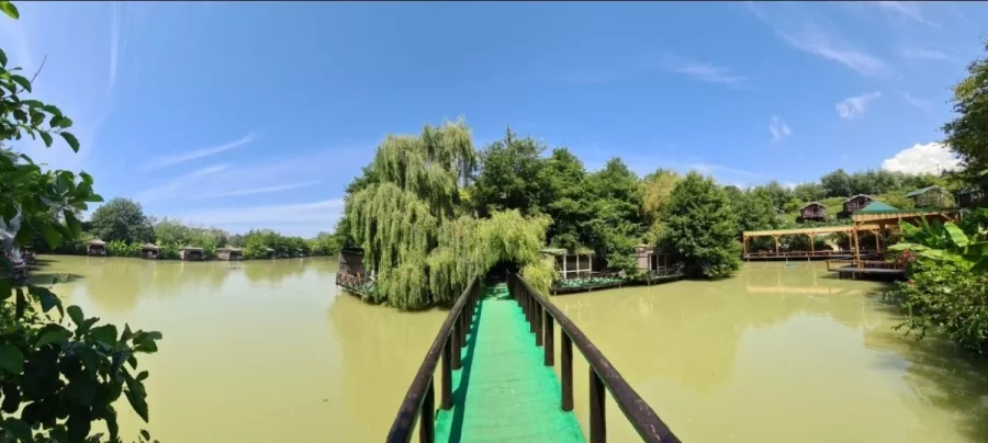 Агротуристический комплекс Ачигварское озеро в Адлере: Отдых, Бассейн, Бильярд, Купели, Рыбалка,