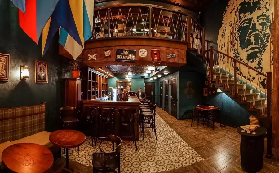 Паб Old Time Pub в Ростове-на-Дону: Бар, Паб, Европейская кухня, Напитки, Спор-бар,
