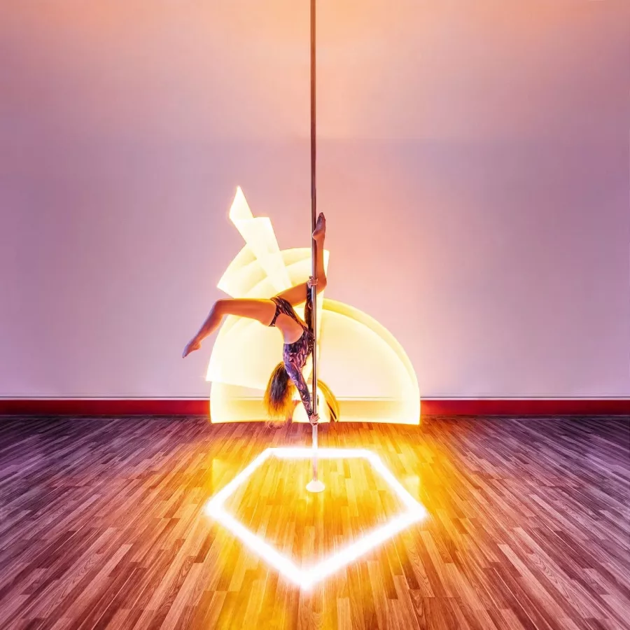 Школа танцев - Pole Dance Studio Корона в Ростове-на-Дону: Шпагат, Пилон, Гимнастика, Танцы, Twine, Pilon,