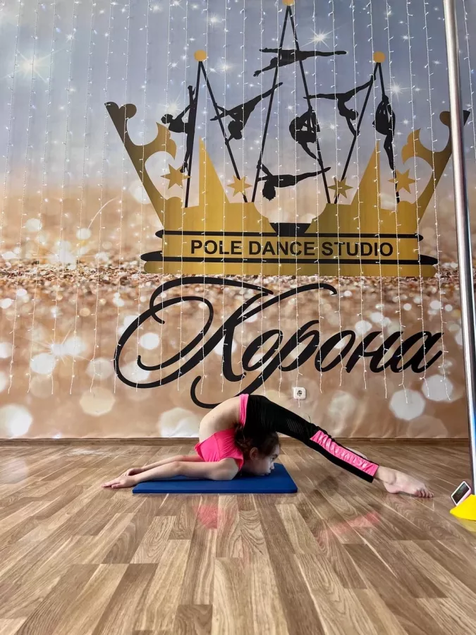 Школа танцев - Pole Dance Studio Корона в Ростове-на-Дону: Шпагат, Пилон, Гимнастика, Танцы, Twine, Pilon,