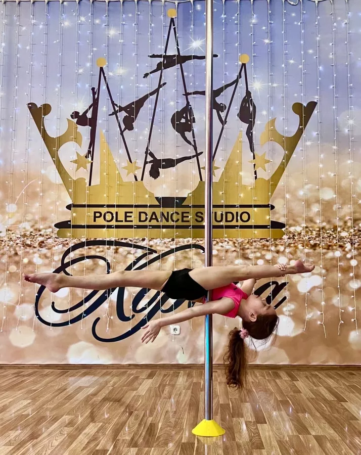 Школа танцев - Pole Dance Studio Корона в Ростове-на-Дону: Шпагат, Пилон, Гимнастика, Танцы, Twine, Pilon,