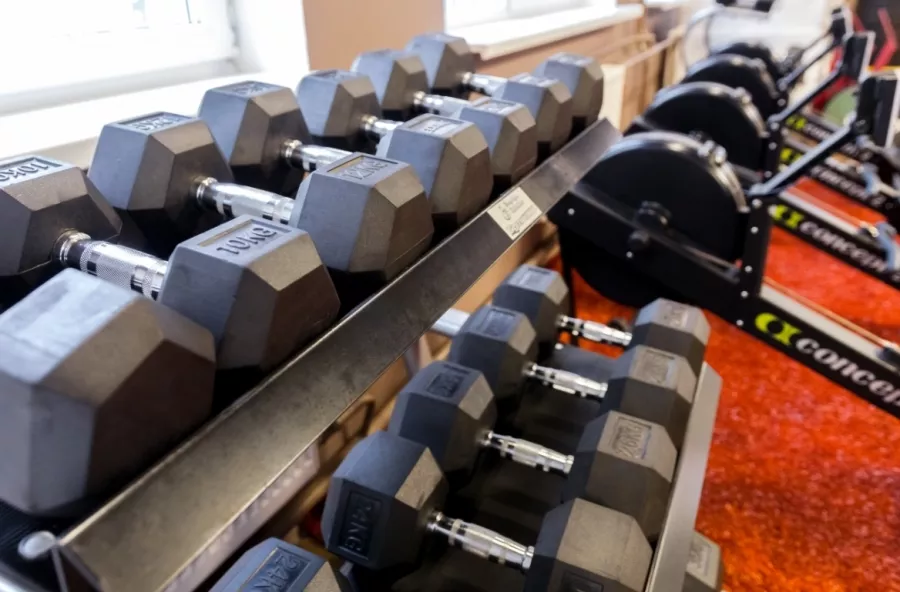Спортивный фитнес-клуб Get Fit Gym в Москве: Боевые искусства, Кроссфит, Настольный теннис, Теннисный корт, Фитнес для детей, Персональный тренер, Фитнес бар, TRX тренировки, Массаж,