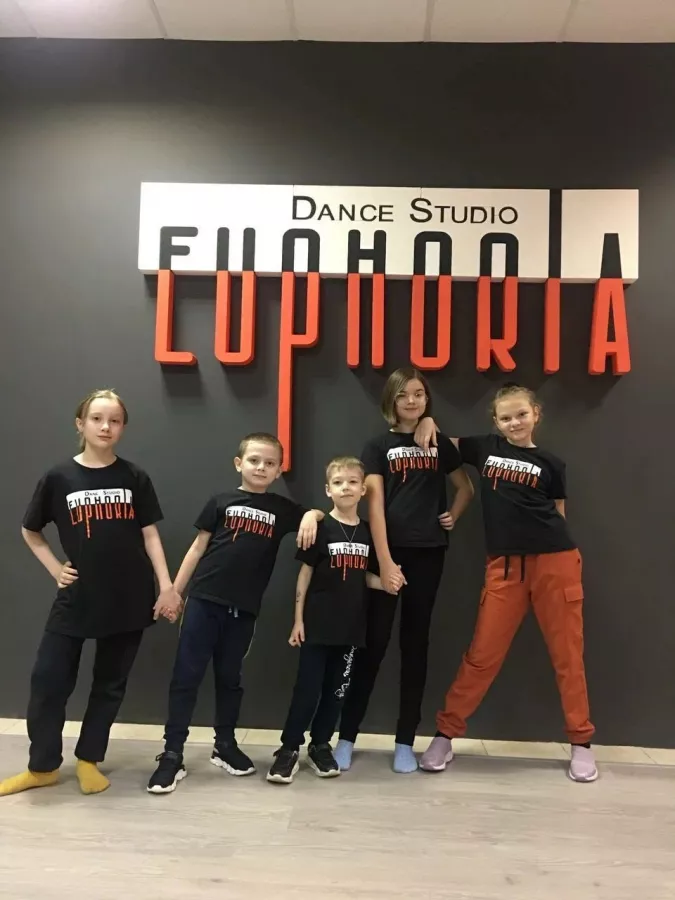 Школа танцев Эйфория в Ростове-на-Дону: Современные танцы, Армянские танцы, Кавказские танцы, Дети, Растяжка, Break dance, Body dance, Strip ,