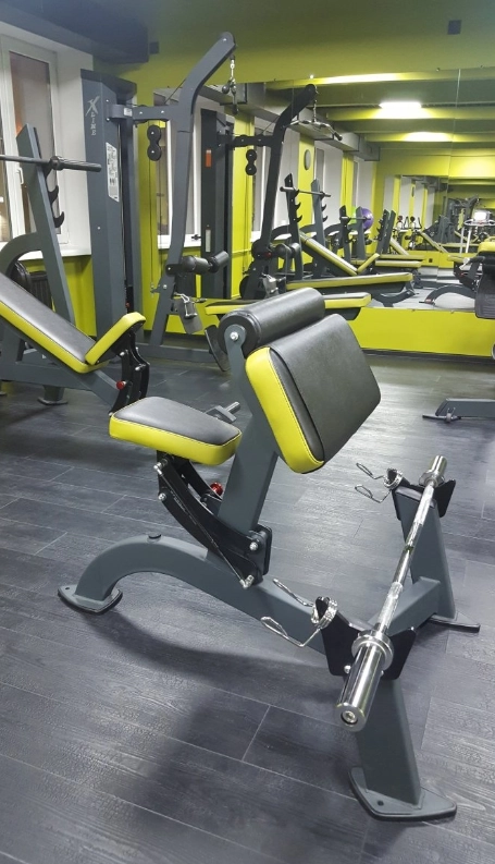 Фитнес-зал Brutal Gym Moscow в Москве: Аэробика, Стретчинг, Персональный тренер, Массаж, Солярий,