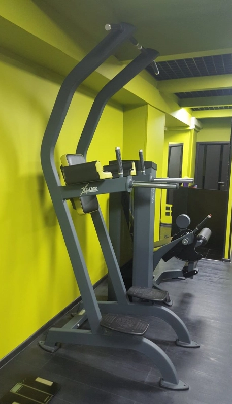 Фитнес-зал Brutal Gym Moscow в Москве: Аэробика, Стретчинг, Персональный тренер, Массаж, Солярий,