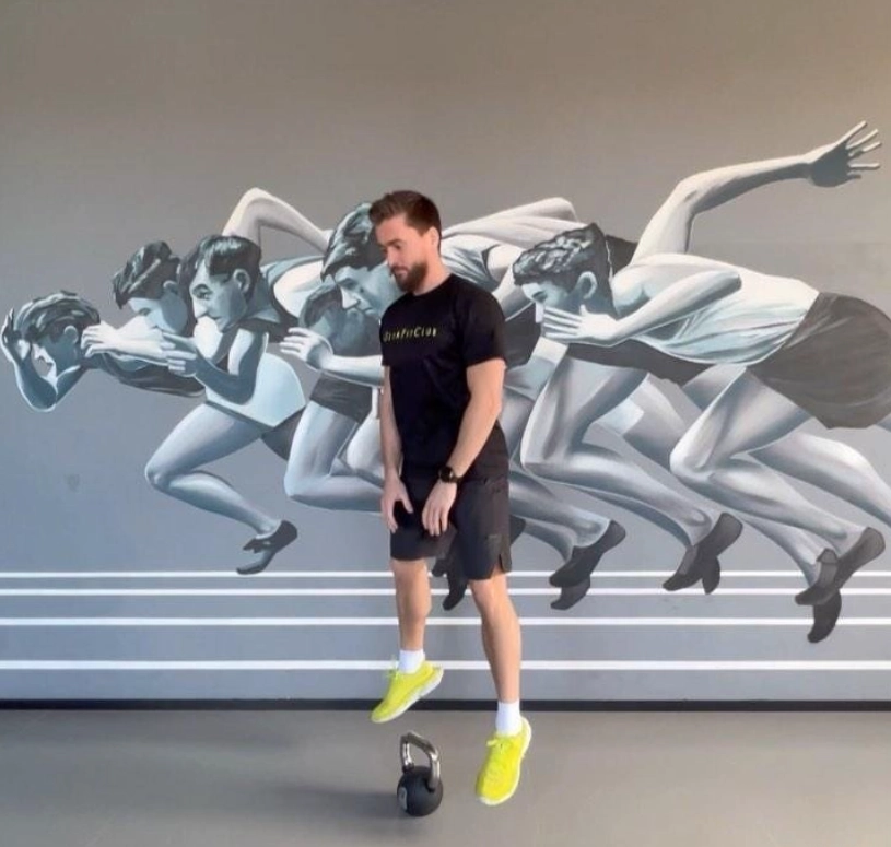 Фитнес-клуб #slimfitclub в Москве: Аэробика, Йога, Кроссфит, Стретчинг, Фитбол, Персональный тренер,