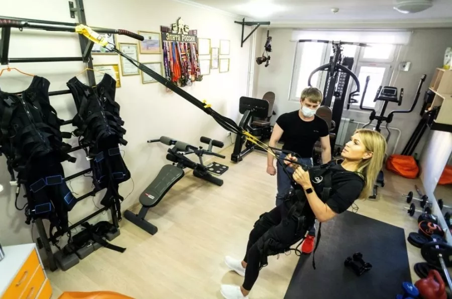 Студия фитнеса Frontfit в Москве: Детский уголок, Фитнес для детей, Персональный тренер, Фитнес бар, ЭМС-тренировки, TRX тренировки, Массаж,