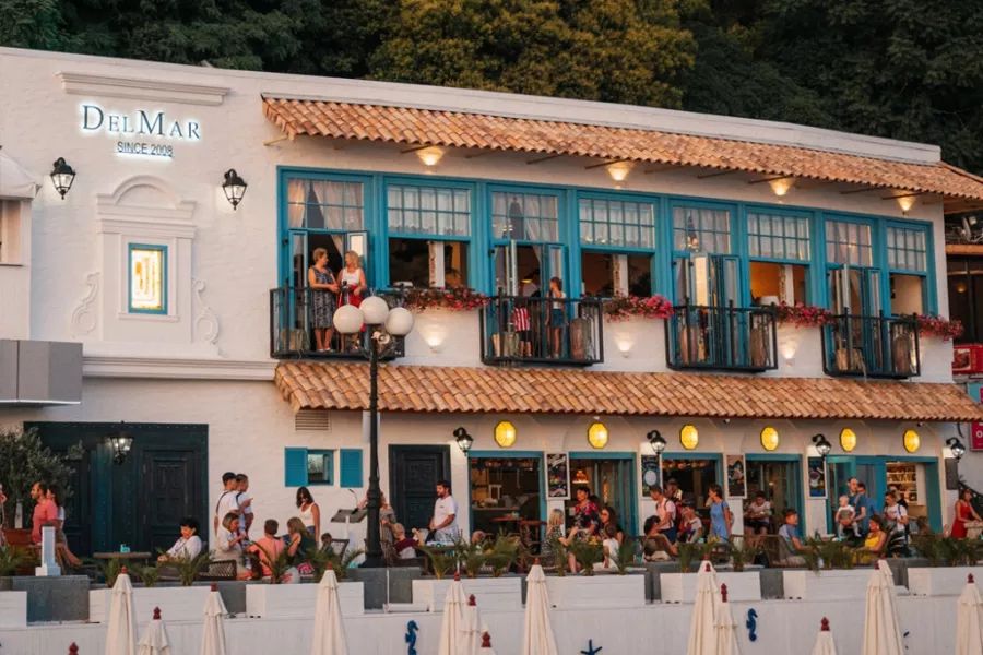 Пляж-кафе DеlMar Beach Club в Сочи: Голубой флаг , Премиум пляж, На море , Черное Море,