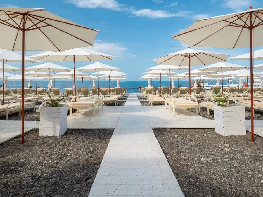 Пляж-кафе DеlMar Beach Club в Сочи: Голубой флаг , Премиум пляж, На море , Черное Море,