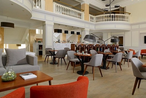 Отель в Ереване Armenia Marriott Hotel в Ереване: Отель, Люкс, Парковка, Зона отдыха, Ресторан, Фитнес-центр, Бассейн, Терраса,