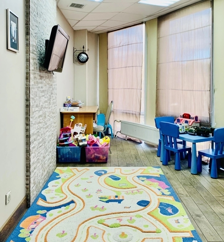 Фитнес-клуб Капитан Октябрьский в Москве: Аквааэробика, Аэробика, Боевые искусства, Джампинг, Йога,