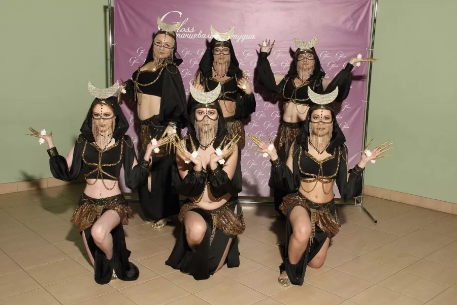 Школа танцев Gloss Dance в Санкт-Петербурге: Танец Живота, Контемпорари Джаз, Бачата, Сальса, Кизомба, Боди-балет, Стретчинг,