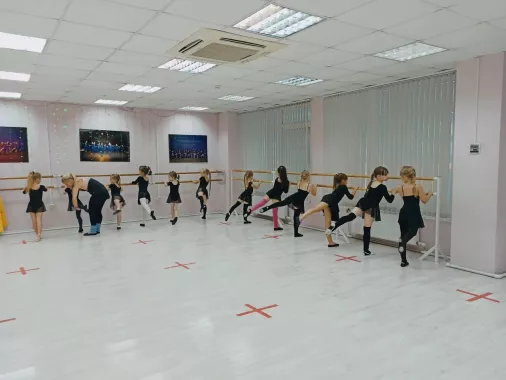 Школа танцев "Gloss Dance"