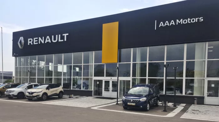 Автосалон "Renault ААА Моторс"