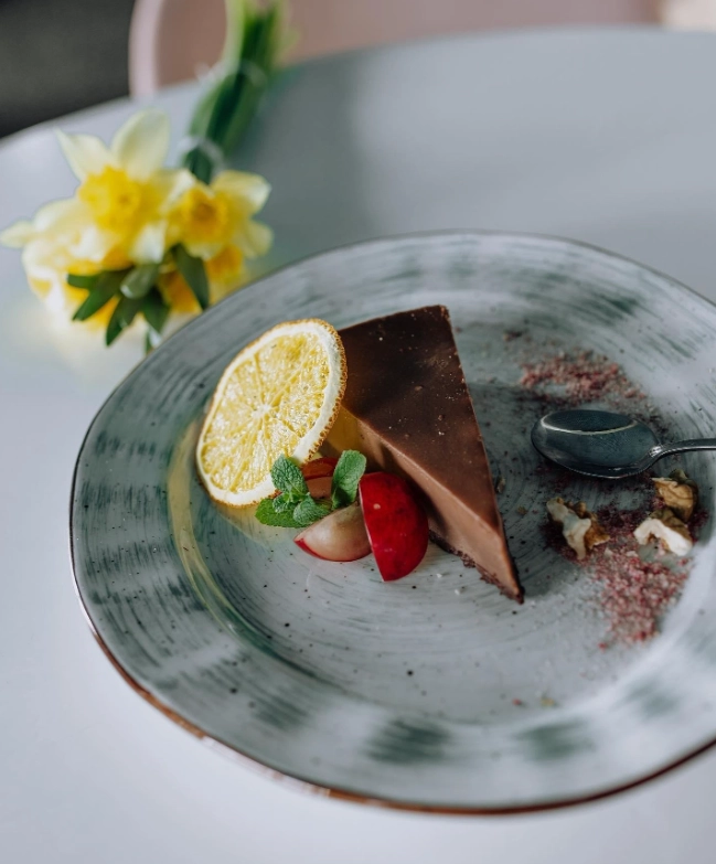 Рестобар-караоке Распутин в Сочи: Кавказская кухня, Русская кухня, Заказ столиков, Заказ навынос, Живая музыка, Адлер, Европейская кухня,