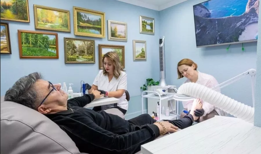 Сеть салонов красоты SHINE в Санкт-Петербурге: Парикмахерская, Косметические услуги, Студия загара, Ресницы и брови, Массаж, Ногтевая студия,