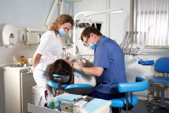Стоматологическая клиника "Стоматолог"