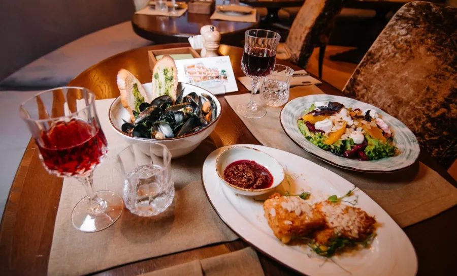 Ресторан Ной в Сочи: Кавказская кухня, Итальянская кухня, Завтрак, Заказ столиков, Детское меню, Летняя терраса, Еда, Европейская кухня,