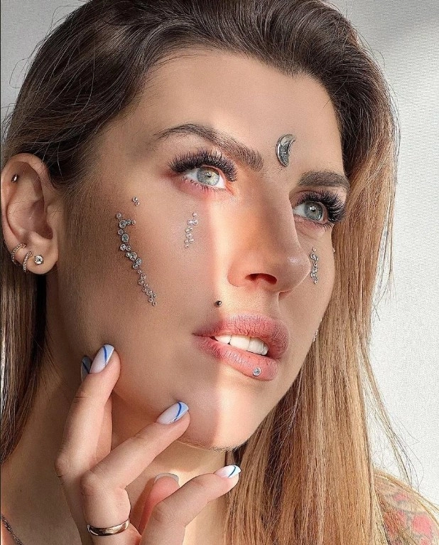 Ногтевая студия Beauty zone 221 в Санкт-Петербурге: Косметические услуги, Ногтевая студия, Эпиляция, Ресницы и брови,