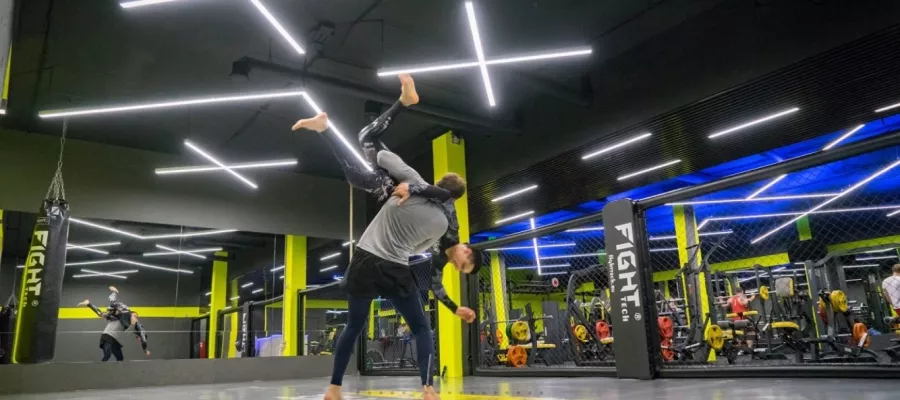 Фитнес-клуб Face to face fitness в Москве: Аэробика, Танцы, Персональный тренер, Сауна,